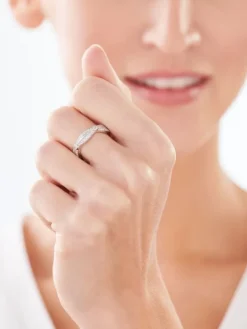 Pierścionek srebrny z cyrkoniami