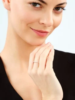 Pierścionek srebrny z cyrkoniami