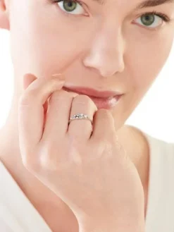 Pierścionek srebrny z cyrkoniami - gwiazdy