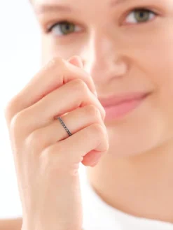 Pierścionek srebrny z markasytami - Eternity