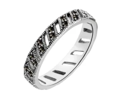 Pierścionek srebrny z markasytami