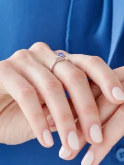 Pierścionek z białego złota z brylantami i tanzanitem - próba 585