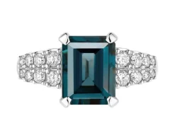 Pierścionek z białego złota z brylantami i topazem London Blue - próba 585