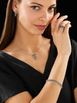 Pierścionek z białego złota z brylantami i szafirami - próba 585