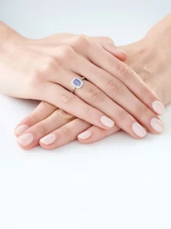 Pierścionek z białego złota z brylantami i tanzanitem - próba 585