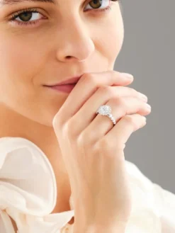 Pierścionek z białego złota z brylantami laboratoryjnymi - 2,50 ct - próba 750