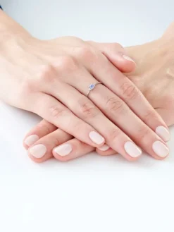 Pierścionek z białego złota z diamentami i tanzanitem - próba 585