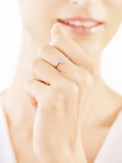 Pierścionek z białego złota z diamentami - 0,12 ct - próba 375