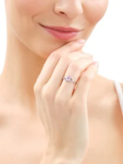 Pierścionek z białego złota z diamentami i ametystem - próba 375