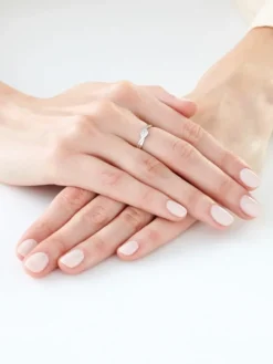 Pierścionek z białego złota z brylantem - 0,04 ct - próba 375