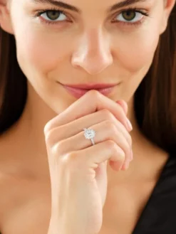 Pierścionek z białego złota z diamentami - 0,84 ct - próba 750