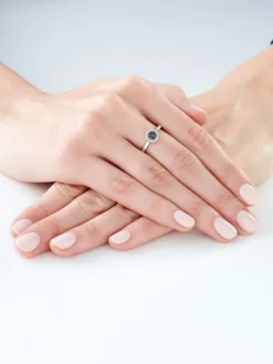 Pierścionek z białego złota z diamentami - 0,15 ct - próba 585