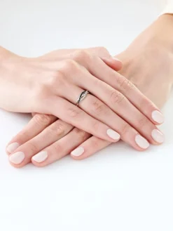 Pierścionek z białego złota z diamentami - 0,02 ct - próba 585