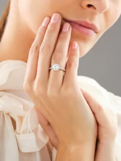 Pierścionek z białego złota z diamentami laboratoryjnymi - 1,25 ct - próba 750