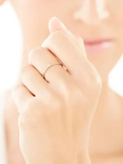 Pierścionek z białego złota z brylantem - 0,02 ct - próba 375