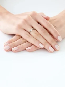 Pierścionek z białego złota z brylantem - 0,02 ct - próba 585