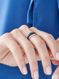 Pierścionek z białego złota z brylantami i szafirami - próba 585