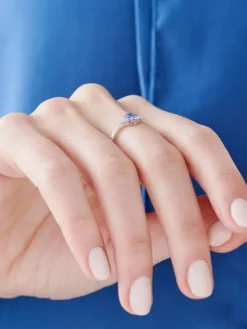 Pierścionek z białego złota z brylantami i tanzanitem - próba 585