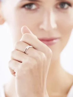 Pierścionek z białego złota z brylantami - 0,11 ct - próba 585