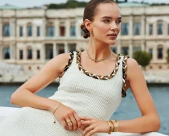 Pierścionek z mosiądzu pozłacany ze szklanymi detalami