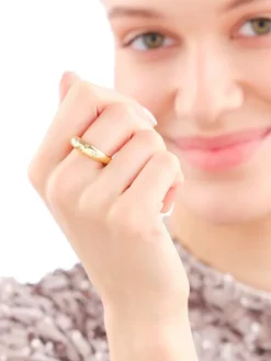 Pierścionek z mosiądzu pozłacany z cyrkoniami - gwiazdy