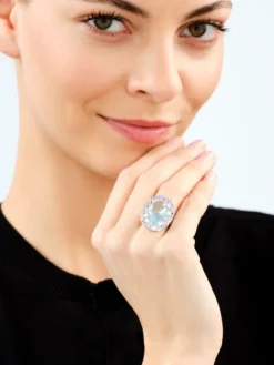 Pierścionek z mosiądzu rodowany z cyrkoniami i szklanym detalem