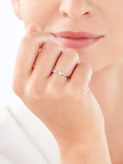 Pierścionek z różowego i białego złota z brylantem - 0,02 ct - próba 375