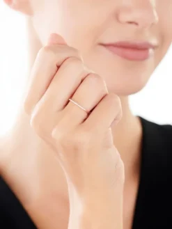 Pierścionek z różowego złota z diamentami - 0,03 ct - próba 375