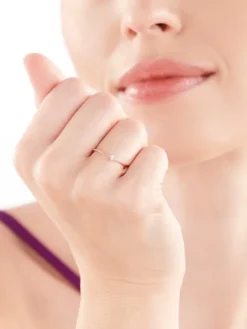 Pierścionek z różowego złota z brylantem - 0,01 ct - próba 585