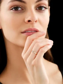 Pierścionek z żółtego i białego złota z brylantem - serce - 0,03 ct - próba 585