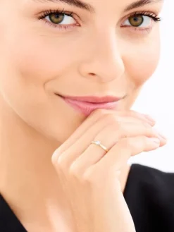 Pierścionek z żółtego i białego złota z brylantem - 0,03 ct - próba 375