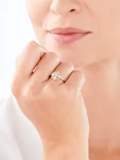 Pierścionek z żółtego i białego złota z brylantami - rozeta - 0,21 ct - próba 585