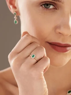 Pierścionek z żółtego i białego złota z brylantami i szmaragdem - próba 585