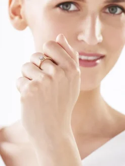 Pierścionek z żółtego i białego złota z brylantami - 0,06 ct - próba 585