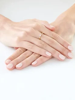 Pierścionek z żółtego i białego złota z brylantem - 0,02 ct - próba 375