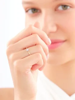 Pierścionek z żółtego i białego złota z brylantem - 0,05 ct - próba 585