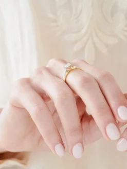 Pierścionek z żółtego złota z brylantami - 0,19 ct - próba 585