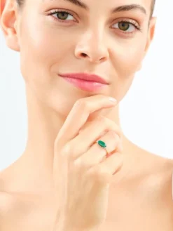 Pierścionek z żółtego złota z diamentami i malachitem - próba 585