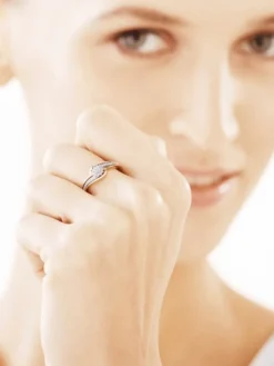 Pierścionek z żółtego złota z diamentami - 0,10 ct - próba 585