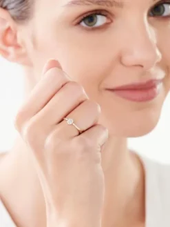 Pierścionek z żółtego złota z diamentami - 0,10 ct - próba 585