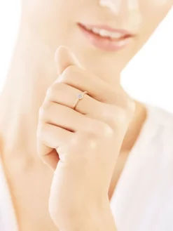 Pierścionek z żółtego złota z diamentami - 0,09 ct - próba 585