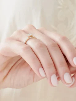 Pierścionek z żółtego złota z brylantami - 0,33 ct - próba 585