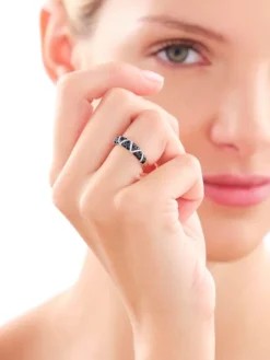 Pierścionek z żółtego złota z diamentami i szafirami - próba 585