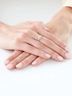 Pierścionek z żółtego złota z diamentami - 0,09 ct - próba 375