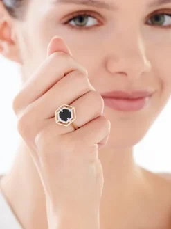 Pierścionek z żółtego złota z diamentami i onyksem - próba 585