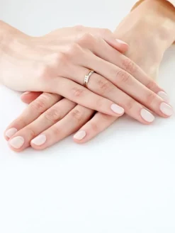 Pierścionek z żółtego złota z brylantami - 0,08 ct - próba 585