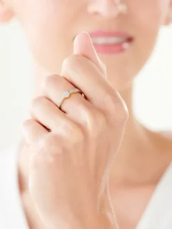 Pierścionek z żółtego złota z diamentami - 0,17 ct - próba 585