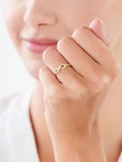 Pierścionek z żółtego złota z diamentami - nieskończoność, EKG serca - 0,01 ct - próba 375