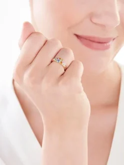 Pierścionek z żółtego złota z brylantami, kamieniami szlachetnymi i ozdobnymi - próba 585