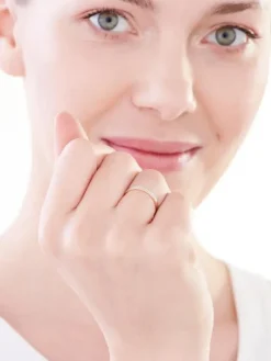 Pierścionek z żółtego złota z brylantami - 0,11 ct - próba 585